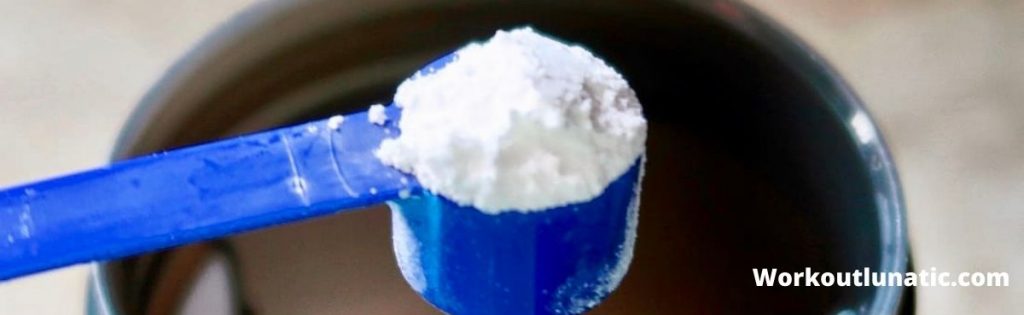 مسحوق مكمل قبل التمرين في ملعقة 9