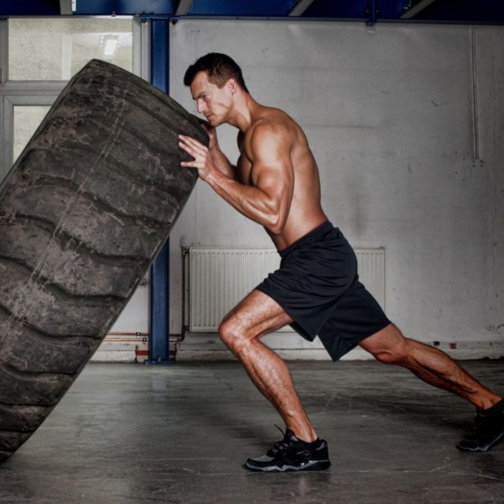 رجل دفع الاطارات