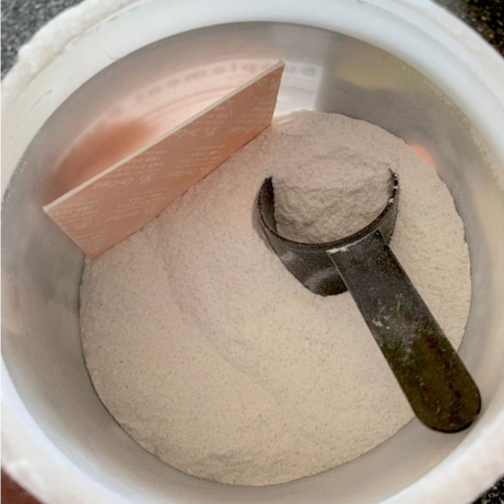 مسحوق ما قبل التمرين منتهي الصلاحية