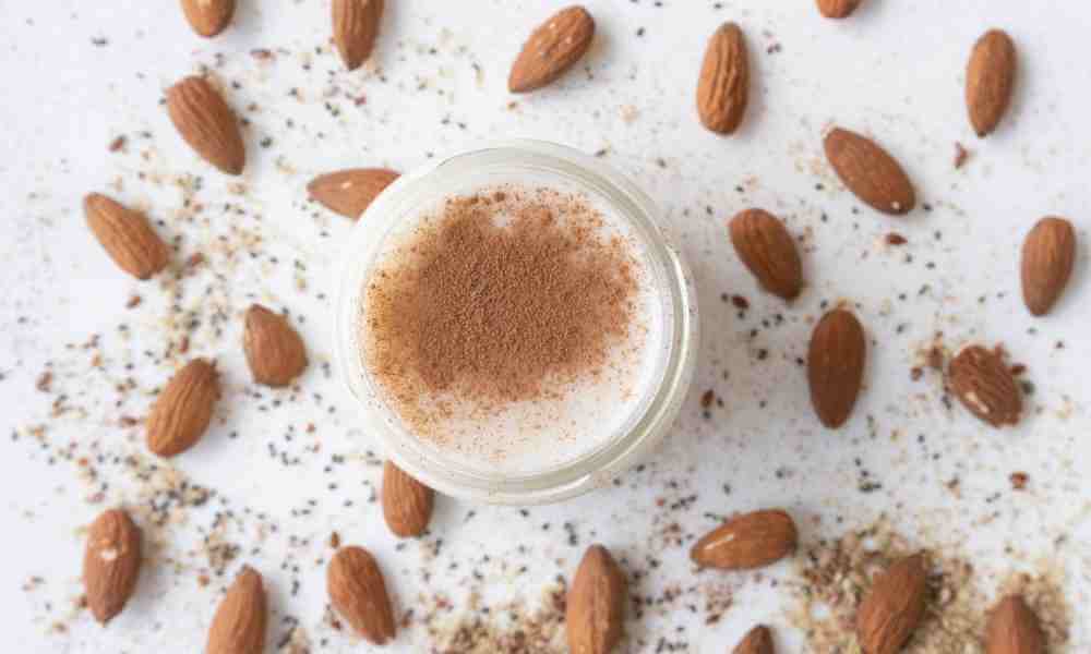 حليب الفانيليا واللوز_220721